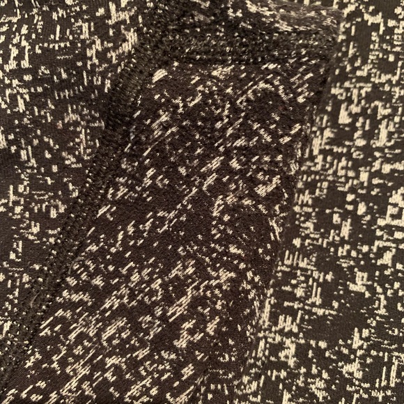 Lululemon Black & White Textured Wunder Unders - Picture 7 of 9